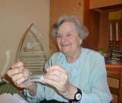 Marion Frank proudly holds the ISRRT Dien Van Dijk Award, which was given to her for her services to radiography. Image courtesy of Drs. Sandy Yule and Adrian Thomas.