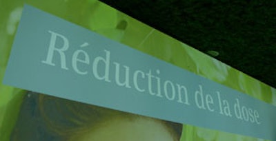 La réduction des doses est un thème majeur des JFR 2011. Cette publicité a été photographiée sur le stand de Siemens Healthcare. Image obtenue avec l'aimable autorisation du Dr. Robert Lavayssière.
