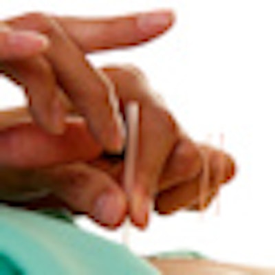 2011 11 02 08 45 10 206 2011 11 02 Acupuncture Thumb