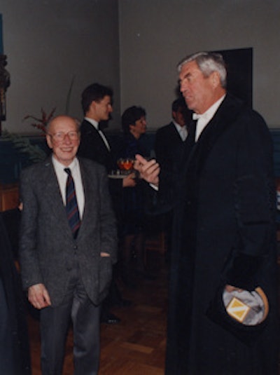 On 13 December 1991, Carl Puylaert met with Dr. George Ziedses des Plantes, who invented tomography in 1931 and was founding president of the European Society of Neuroradiology.
