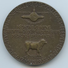 A commemorative medal from 1936. The International Society of Radiology still awards the Béclère Medal.