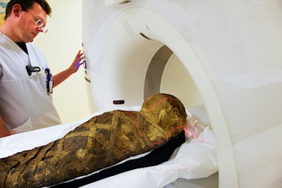 A mummy from Medelhavsmuseet in Stockholm is scanned by a dual-energy CT scanner at the Center for Medical Image Science and Visualization. Image courtesy of Karl Zetterström, Världskulturmuseerna.