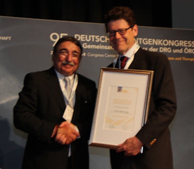 At DRK 2014, Hruby was awarded honorary membership of the Austrian Society of Radiology (by President Dr. Werner Jaschke) for his many major achievements, including in the field of healthcare IT.