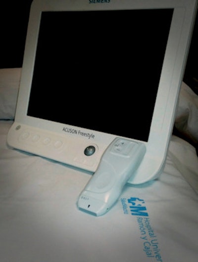 Siemens Healthcare's Acuson Freestyle ultrasound system, untethered to the central unit.