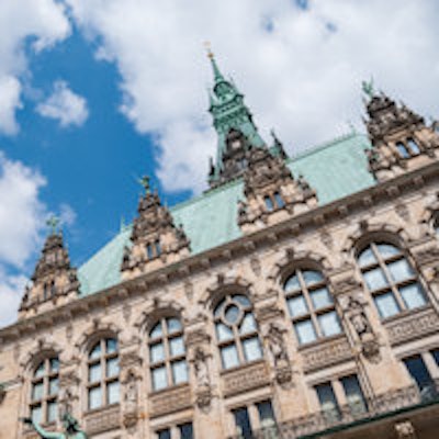2015 05 13 10 16 55 867 Hamburg City Hall 200