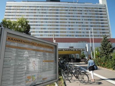 Doctors at Vienna's public hospitals, which include the Krankenanstalt Rudolfstiftung, voted overwhelmingly to strike over compensation.