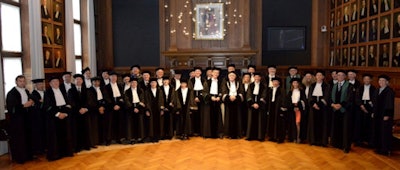Bas Raaymakers and the Utrecht University professors prepare for the inauguration ceremony. Image courtesy of Roy Sanders.