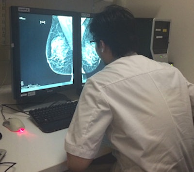 Above: A radiology resident at Zuyderland Medical Center is absorbed by the screen of the diagnostic workstation. Below: The radiologist gets a better overview of the mammogram by moving the chair back. Images courtesy of Dr. Miraude Adriaensen.