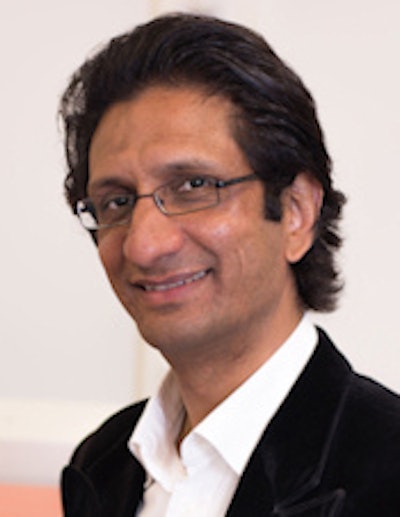 Dr. Srirang Manohar. Photograph by Robert Molenaar.