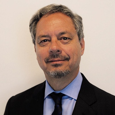 Dr. Mauricio Castillo.