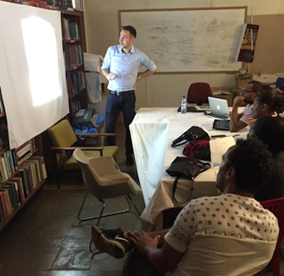 Dr. Glyn Llewellyn-Jones lecturing during a RAB site visit to Vanuatu in 2016.
