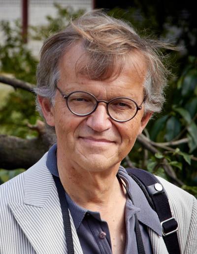 Dr. Robert Lavayssière.