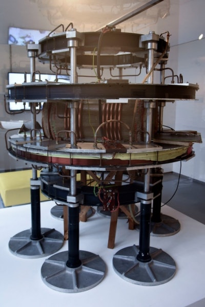 The MRI Mark 1, the world's first full-body MRI system built in 1980.