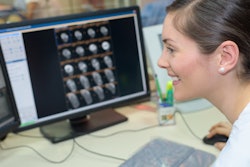 2019 02 20 18 46 8089 Doctor Workstation Woman 400
