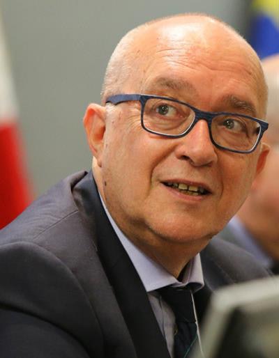 Dr. Corrado Bibbolino is a board member of the Italian branch of Choosing Wisely. All image courtesy of the European Society of Radiology.