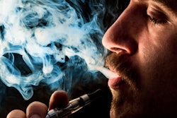 2019 04 23 18 52 0110 Vaping E Cigarettes Man 400