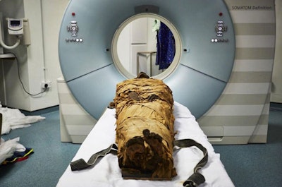 The mummified body of Nesyamun being prepared for a CT scan at Leeds General Infirmary in the U.K. All images courtesy of Howard et al and licensed under CC BY-NC 4.0.