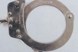 2020 03 16 21 21 0491 2020 03 17 Sweden Hand Cuffs 20200316210111