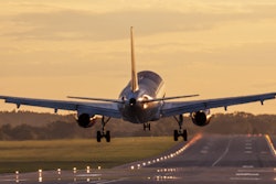 2020 08 13 23 51 9570 Airplane Takeoff2 400