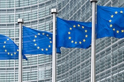 2020 08 19 18 03 0035 Eu Flag European Commission Brussels 400