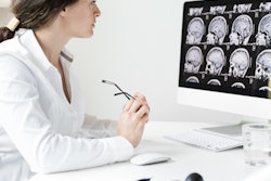 2019 09 27 16 52 5616 Doctor Woman Ct Scan 400