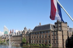 2021 02 10 18 10 7423 Dutch Parliament 400