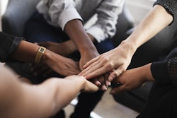 2020 07 28 23 23 5650 Business Hands Cooperation 400