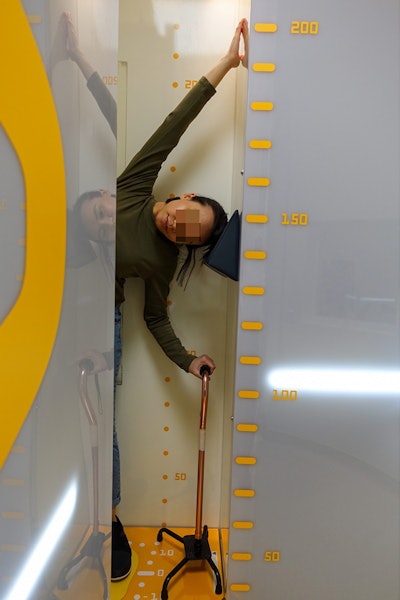 Maximal side bend in acquiring an anteroposterior left-bending radiograph. Image courtesy of the European Journal of Radiology