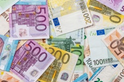 2019 07 04 00 21 3668 Euros Bills 400