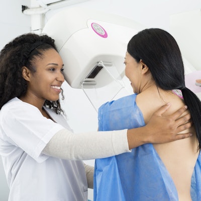 2021 07 21 20 21 5809 Patient Mammography Woman Tech 400