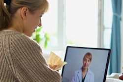 2021 10 04 21 58 0702 Teleconsultation Woman 400