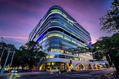 Peter MacCallum Cancer Centre, commonly abbreviated as Peter Mac, is an oncology research institute, cancer treatment, and professional oncologist training facility established in 1949. Picture courtesy of Alexander Cimbal / Alamy Stock Photo.