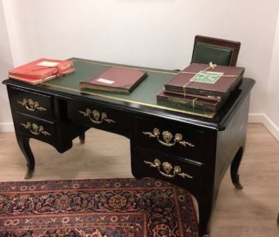 The original desk used by Antoine Béclère is now an exhibit in the new French museum of radiology, Paris.