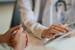 2020 01 10 22 24 0912 Doctor Patient Consult Tablet 400