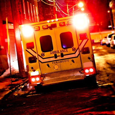 2022 06 06 23 29 1561 Ambulance Emergency Night 400