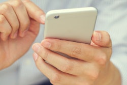 2023 01 06 14 57 2696 Smartphone Hands 400