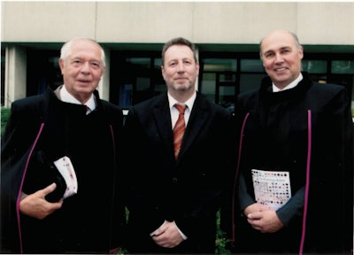 Bosmans received his PhD in 2011. Shown here are Prof. Arthur De Schepper, PhD, and Prof. Paul Parizel, PhD.