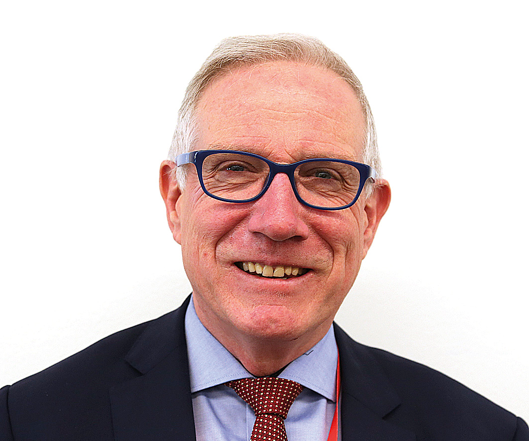 Ecr24 Dr Adrian Brody 15x18cm 150dpi10