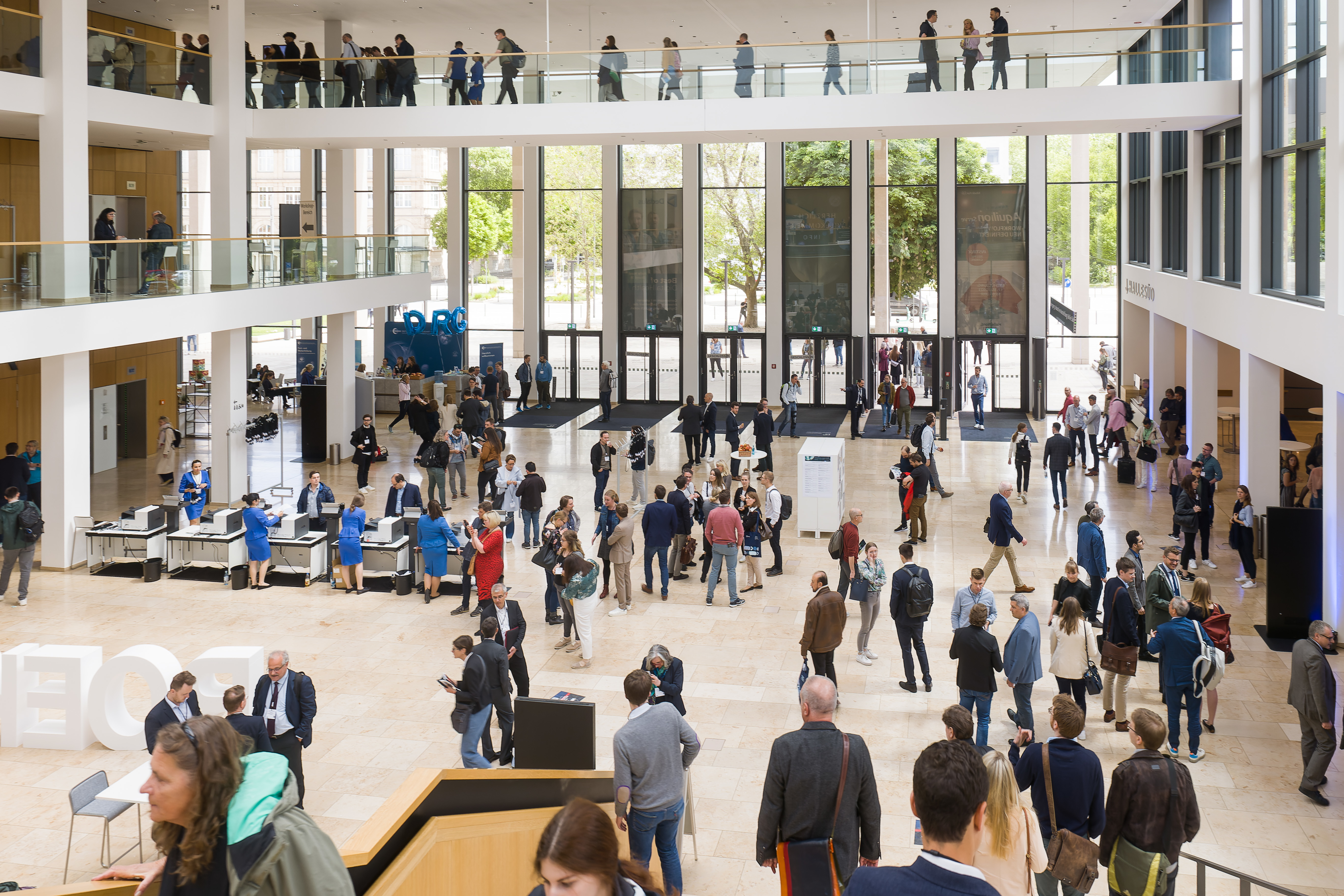 The main entrance hall during the 104th German Congress of Radiology, R&ouml;Ko 2023. Courtesy of the German Radiological Society (DRG).