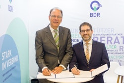 President of the Professional Association of German Radiologists Prof. Dr. Hermann Helmberger (left) and President of the German Roentgen Society Prof. Dr. Konstantin Nikolaou (right). Photo courtesy of German Roentgen Society.