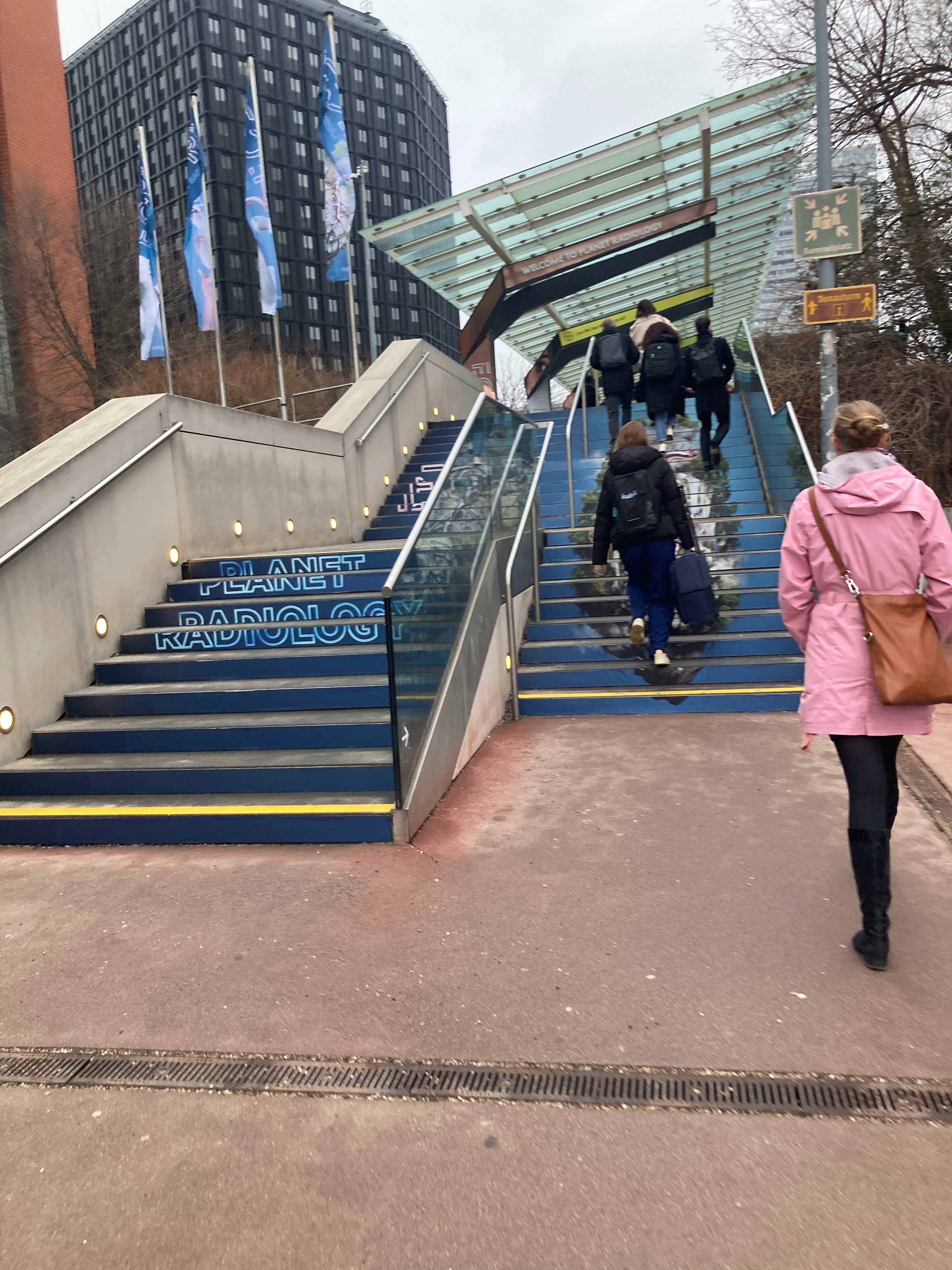 Thousands of ECR attendees walked from the U-bahn station to the Austria Center Vienna on the first day of the congress.