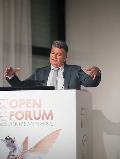 Dr. Patrick Wunderbaldinger emphasized the importance of expert advisors for a successful private practice. All photos courtesy of Claudia Tschabuschnig.