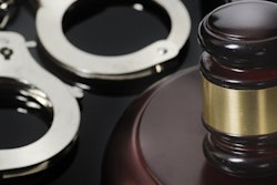 Handcuffs Gavel 400