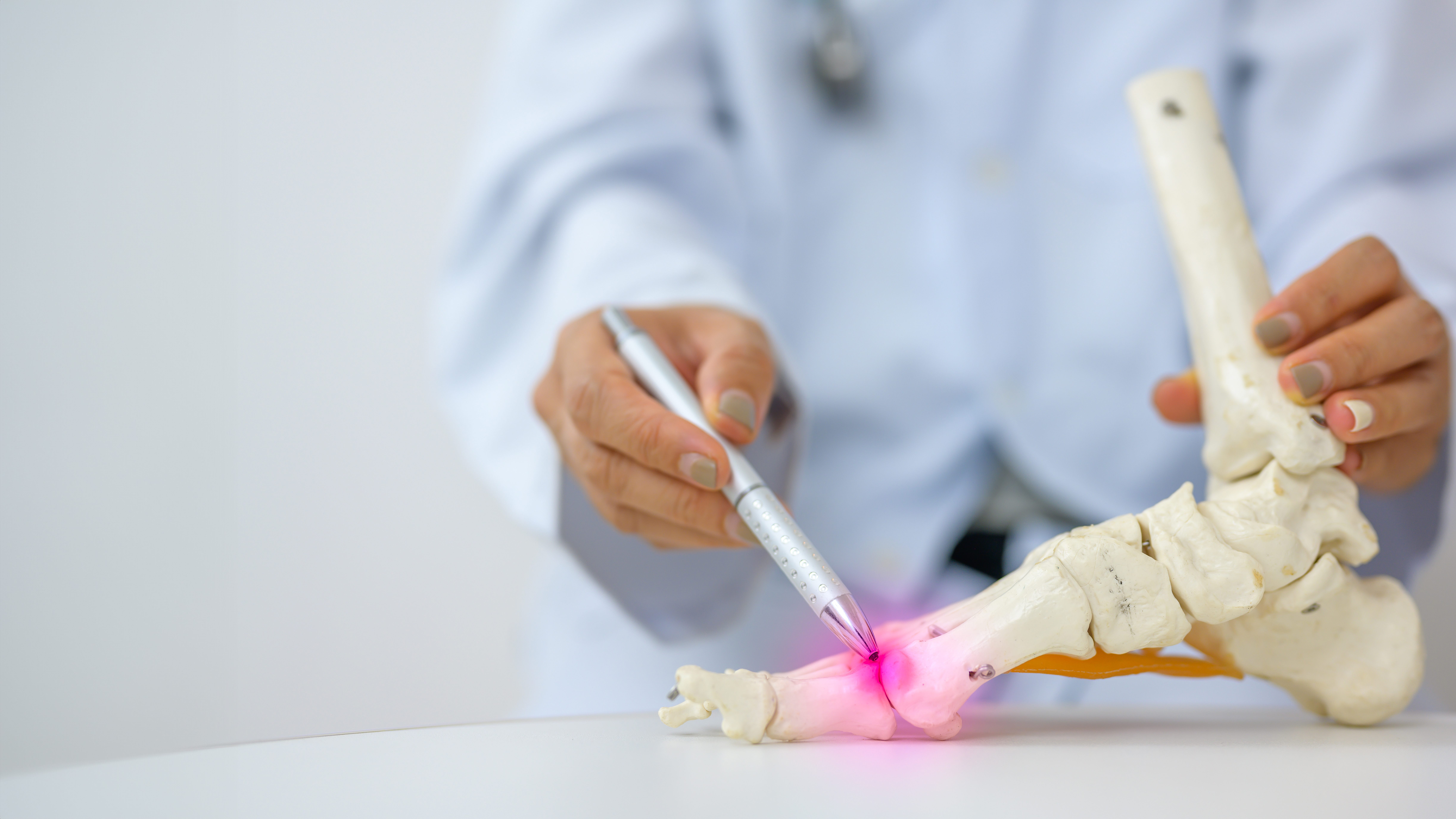 Toe Joint Adobe เลิศลักษณ์ ทิพชัย