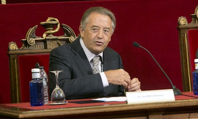 Prof. Luis Martí-Bonmatí, PhD, has been an active member of the AuntMinnieEurope editorial advisory since the website's launch at ECR 2011.