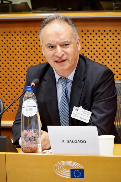 Prof. Rodrigo Salgado, President of the European Society of Cardiovascular Radiology, who insisted on a repeat scan for Christel Put.
