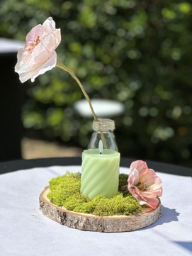 Photo illustrating eco-responsibility, a theme that the SFR continues to champion at the JFR. The photograph shows a paper flower made by a patient (www.poeticmood.fr) who will be running craft workshops at the Patient Associations’ Village during JFR 2026. Participants will be invited to create their own JFR 2026 flower and take it home.