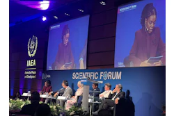 From left: moderator Christine Mhundwa with Dr. Claudio Tinoco Mesquita, Dr. Ariel Fariña Barrios, Dr. Dina Husseiny Salama, Dr. Umesh Mahantshetty, Dr. Ellen Kampman and Dr. Alejandro Mazal.